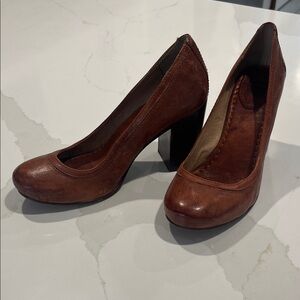 Elegant Brown Leather Women's Pumps